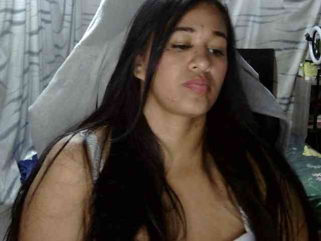 Letty33 webcam