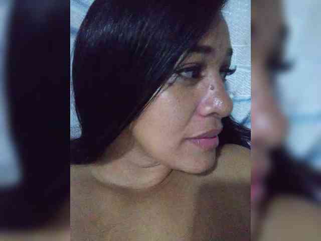 Letty33 webcam