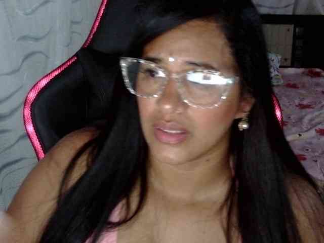 Letty33 webcam