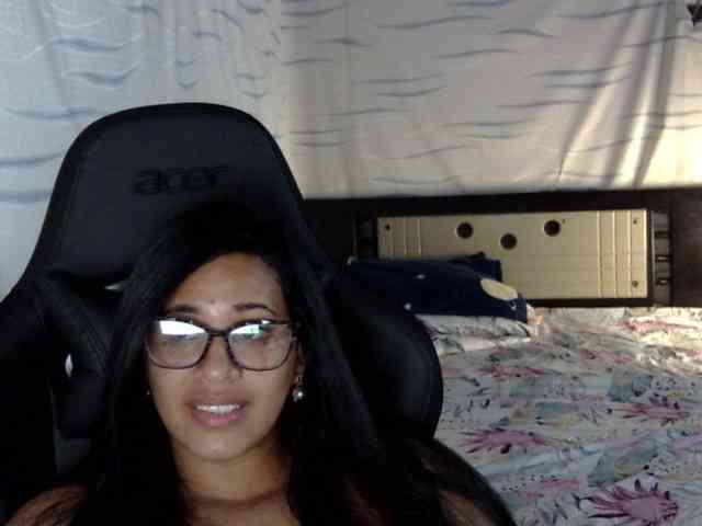 Letty33 webcam