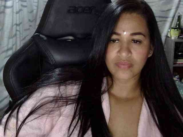 Letty33 webcam