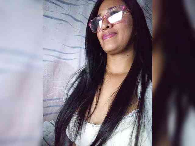 Letty33 webcam
