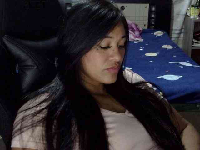 Letty33 webcam