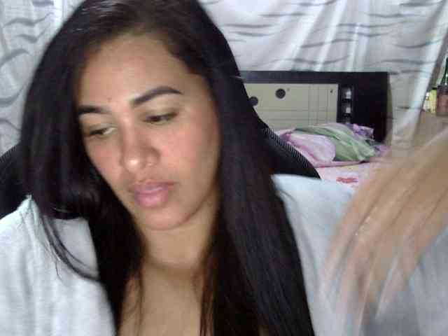 Letty33 webcam