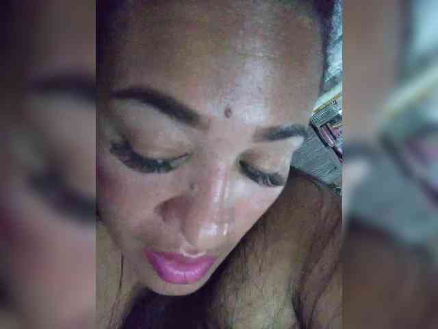 Letty33 webcam