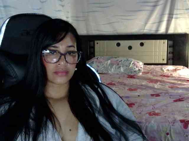 Letty33 webcam