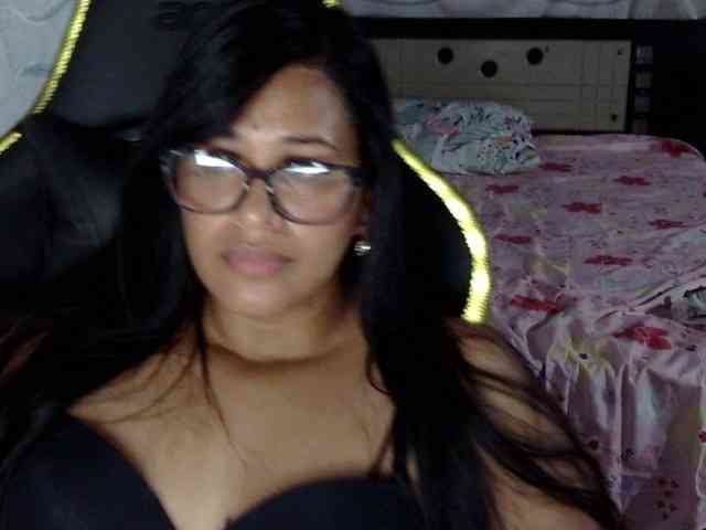 Letty33 webcam
