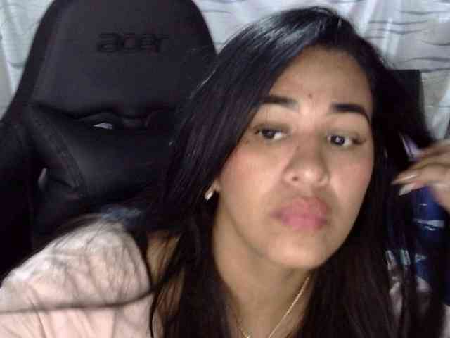Letty33 webcam