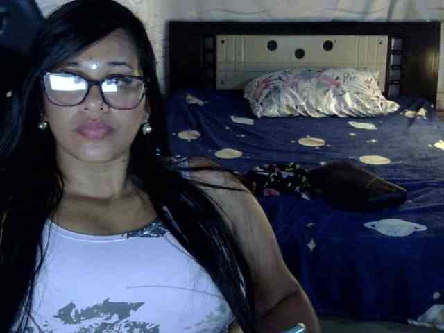 Letty33 webcam