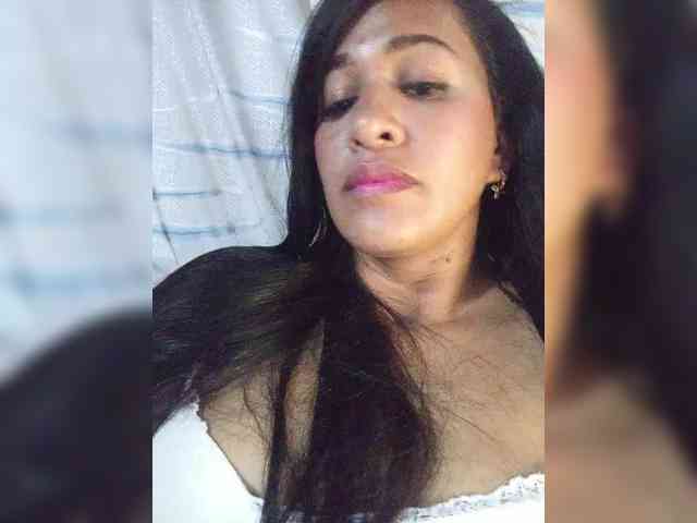 Letty33 webcam