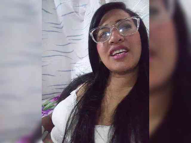 Letty33 webcam