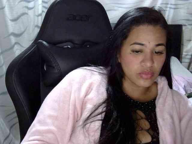 Letty33 webcam