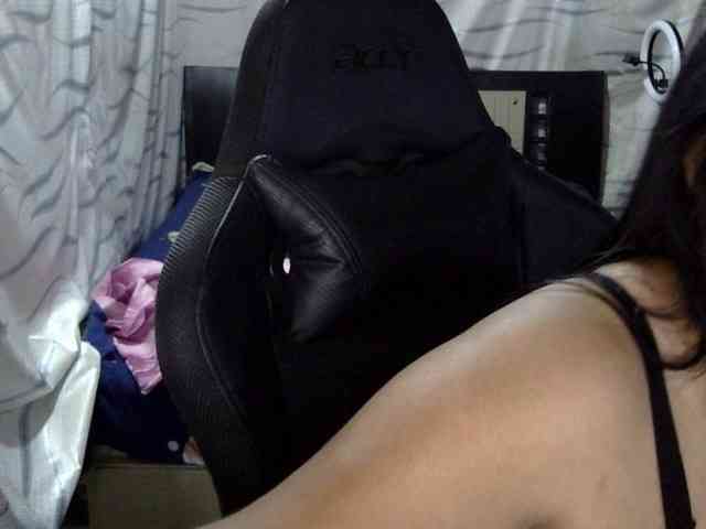 Letty33 webcam