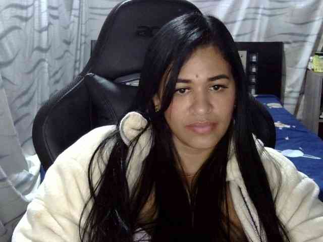 Letty33 webcam