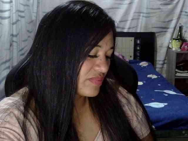 Letty33 webcam