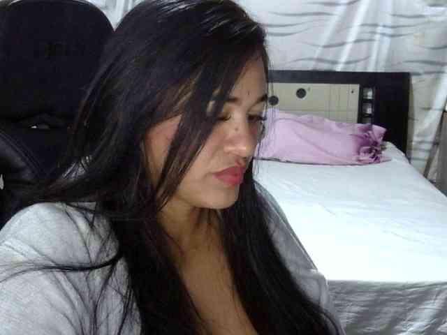 Letty33 webcam