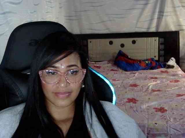 Letty33 webcam