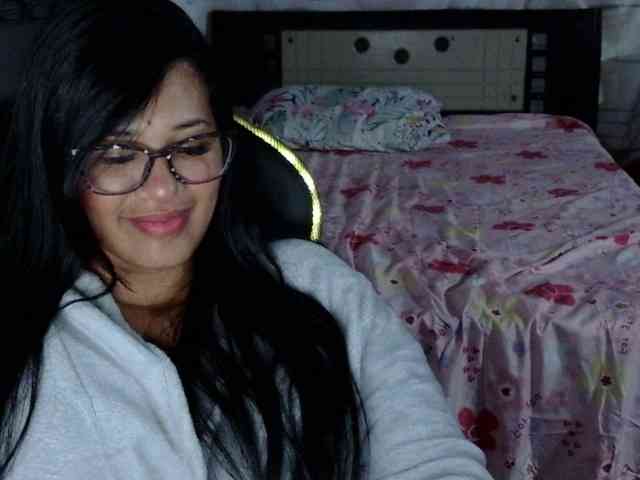 Letty33 webcam