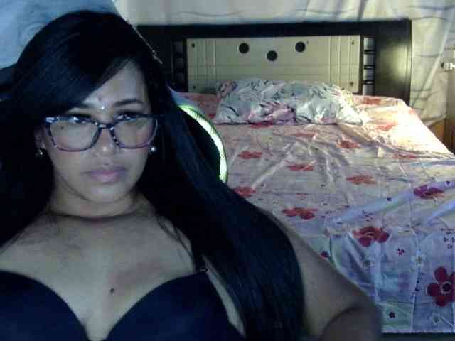 Letty33 webcam