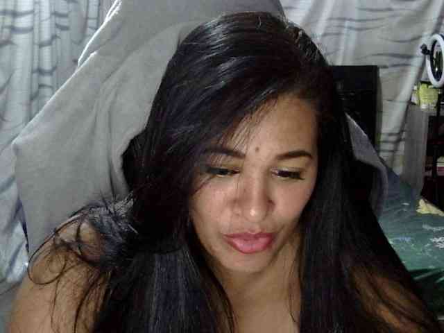 Letty33 webcam