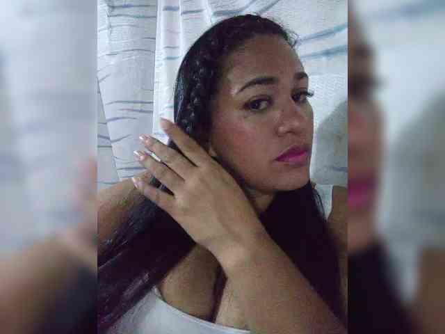 Letty33 webcam