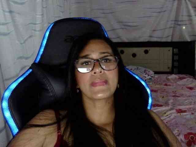 Letty33 webcam