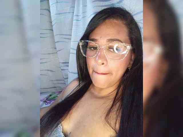 Letty33 webcam
