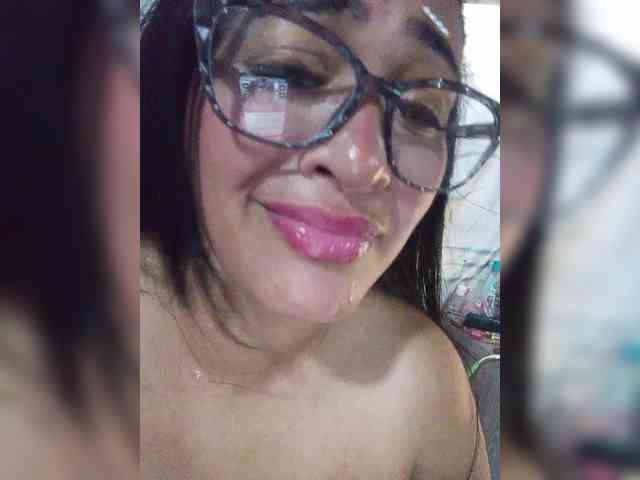 Letty33 webcam