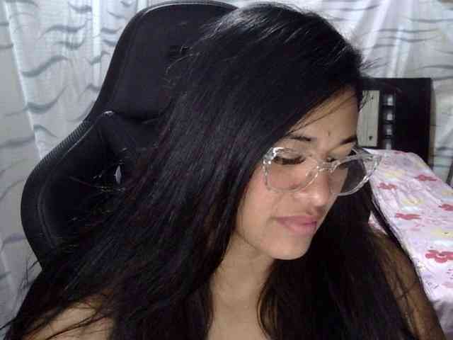 Letty33 webcam