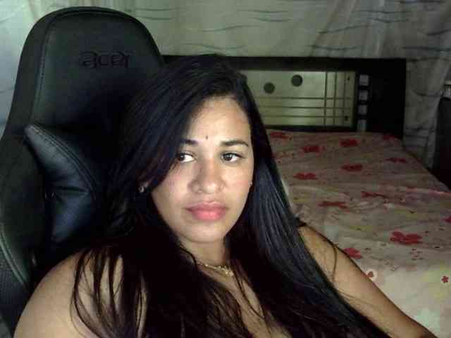 Letty33 webcam
