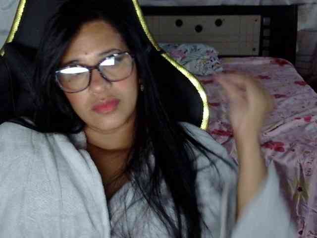 Letty33 webcam