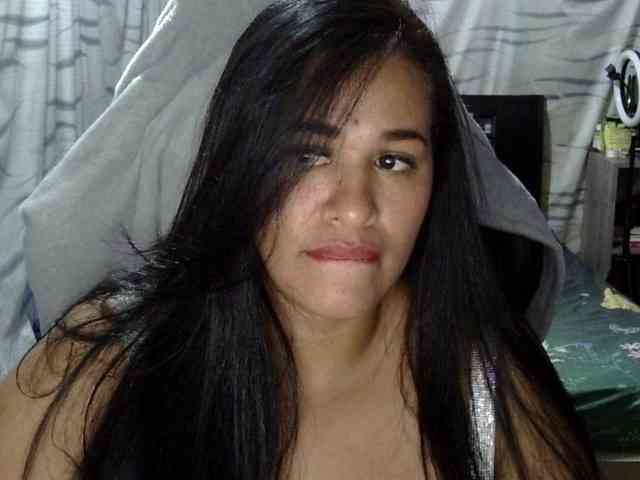 Letty33 webcam