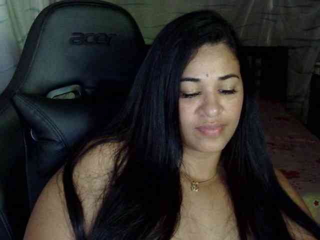 Letty33 webcam