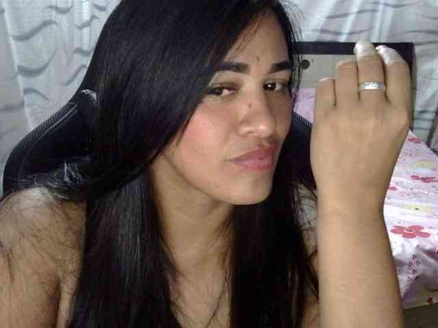 Letty33 webcam