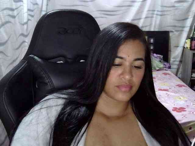 Letty33 webcam