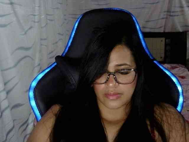 Letty33 webcam