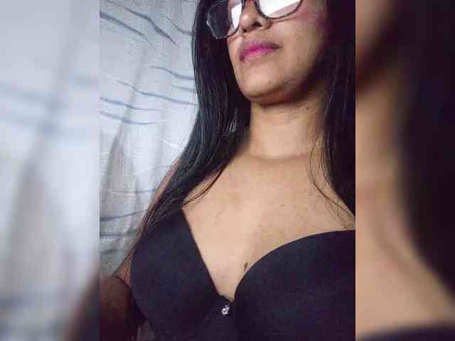 Letty33 webcam