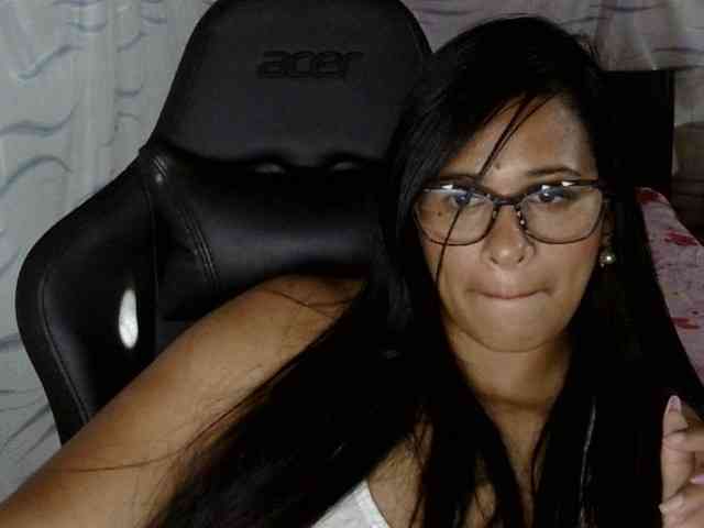 Letty33 webcam