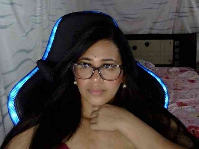 Letty33 webcam