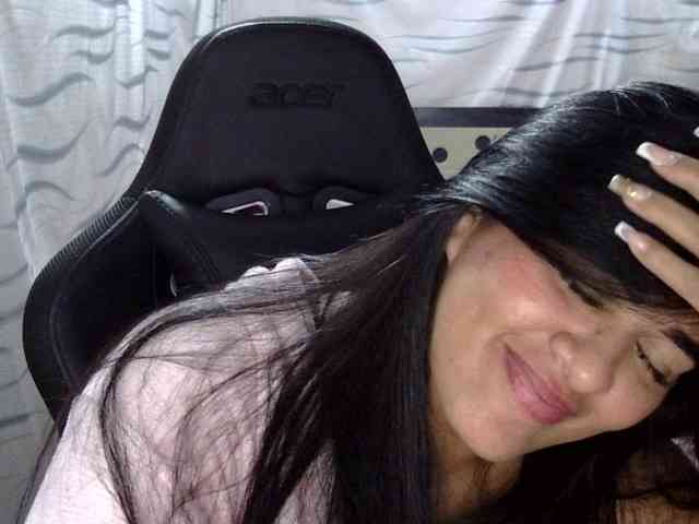 Letty33 webcam