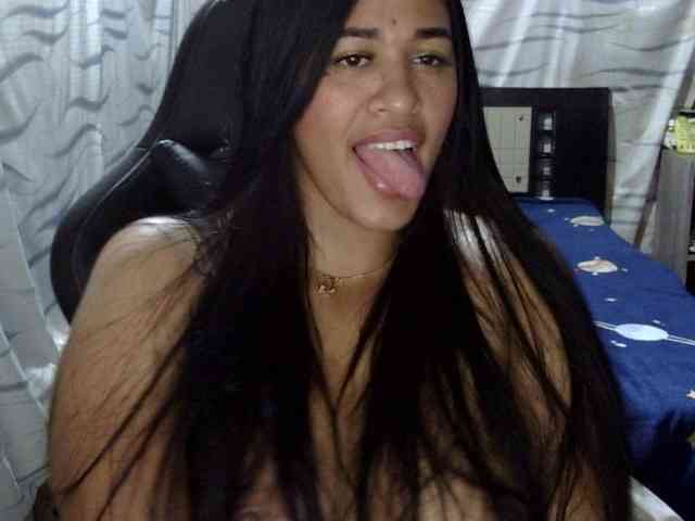 Letty33 webcam