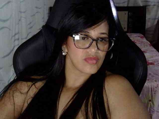 Letty33 webcam