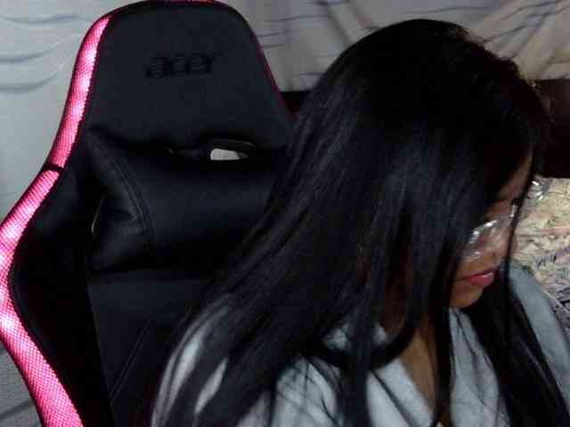 Letty33 webcam
