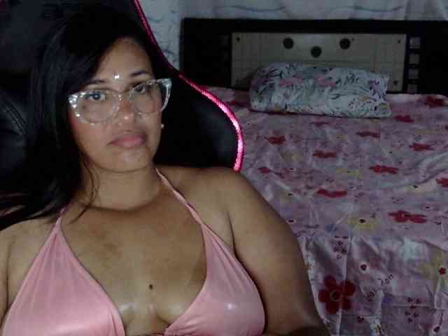 Letty33 webcam