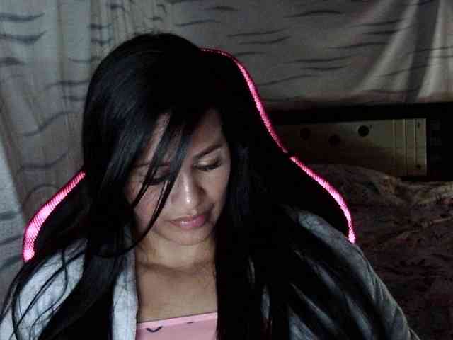 Letty33 webcam