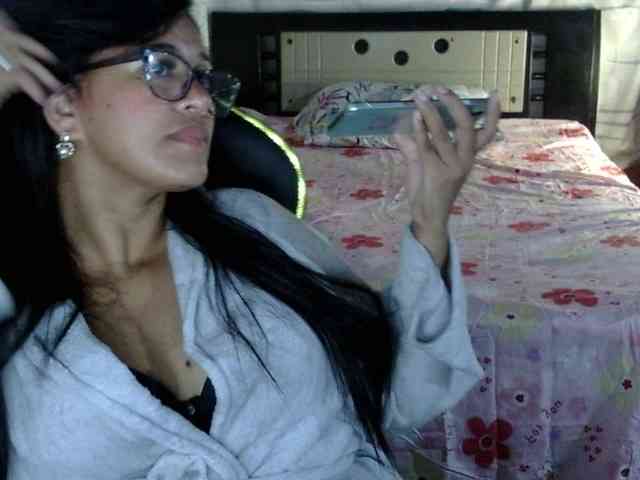 Letty33 webcam