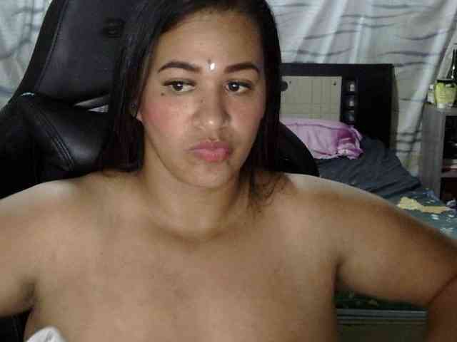 Letty33 webcam