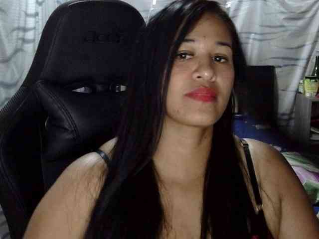 Letty33 webcam