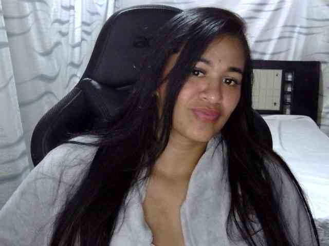 Letty33 webcam