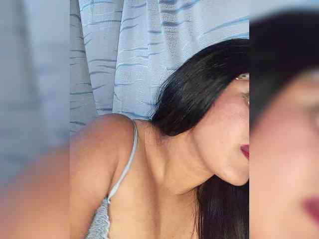 Letty33 webcam